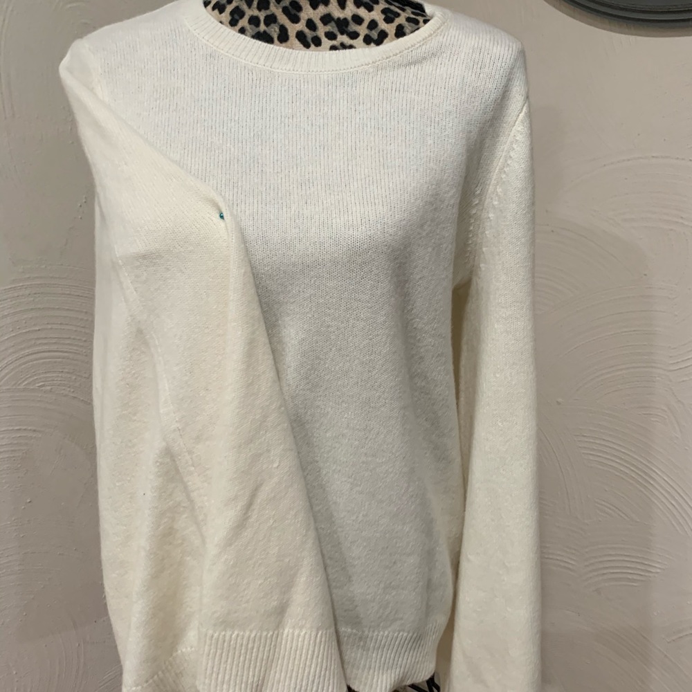 Beautiful wide sleeve Lauren Ralph Lauren sweater